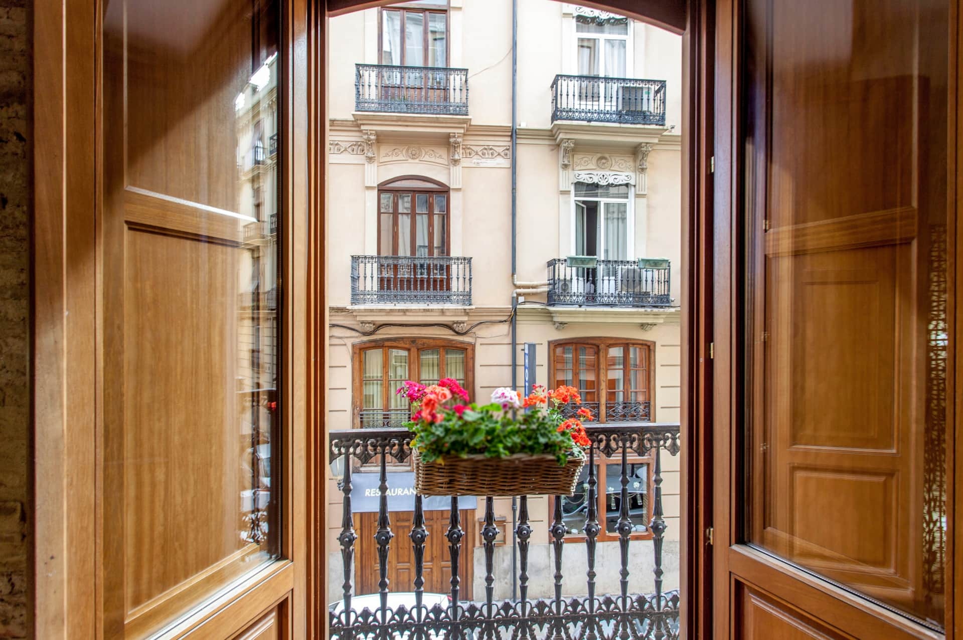 varwwwvhostsaviratodesign.comalohaturia.net .aviratodesign.comwp contentuploads8 1.jpg